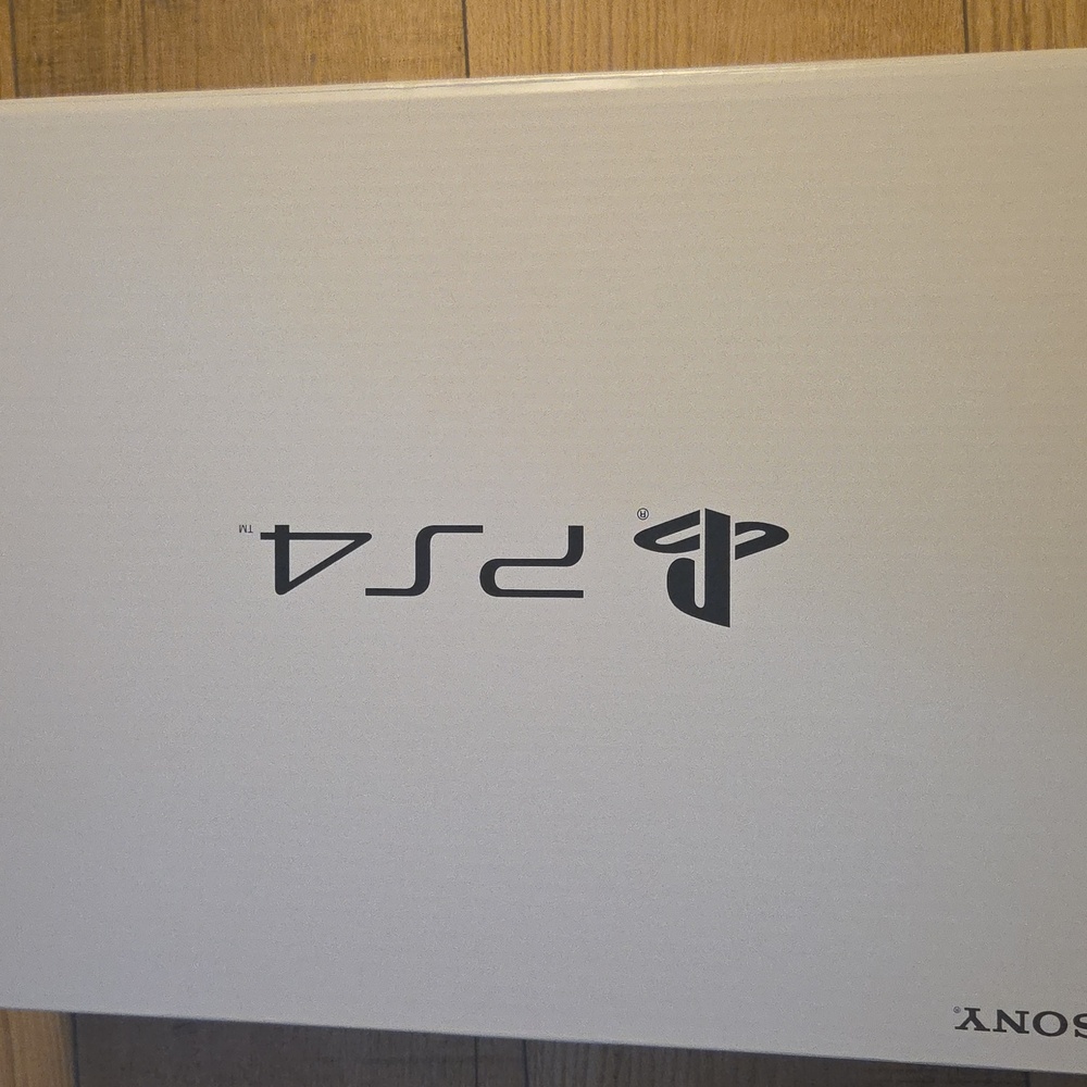 Sony PS4 Console - Sleek Black - Picture 4 of 5